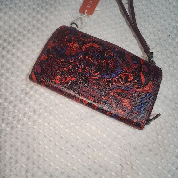 SAKROOTS NWT CABRRNET SPIRIT WRISTLET WALLET - Picture 5 of 9